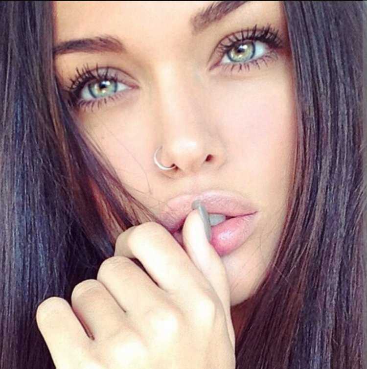Красивые губы девушек