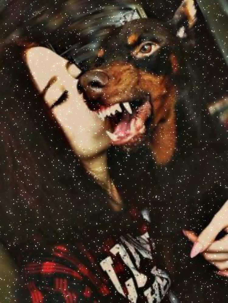 Девушка с щенком без лица