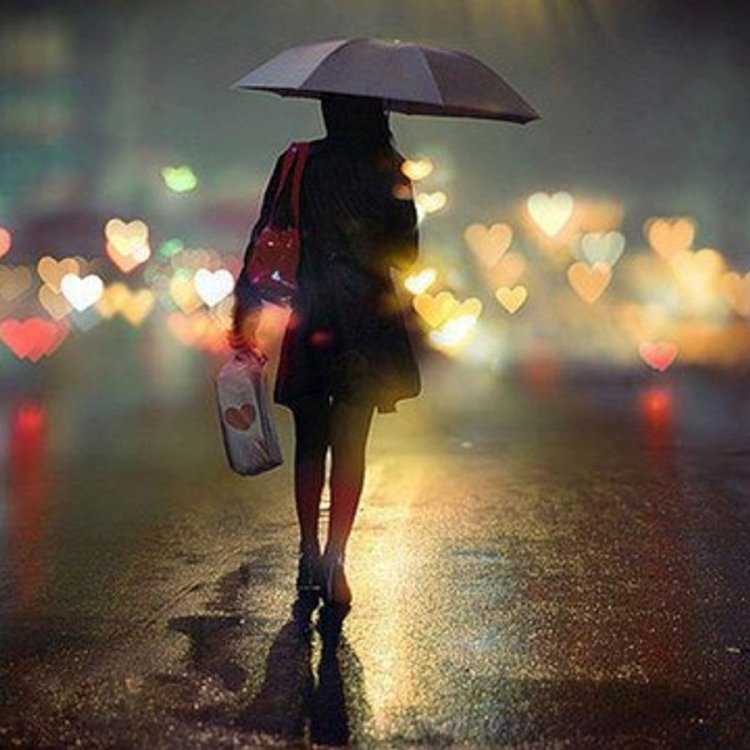 Девушка под зонтом