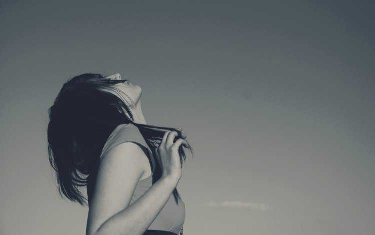 Девушка со спины