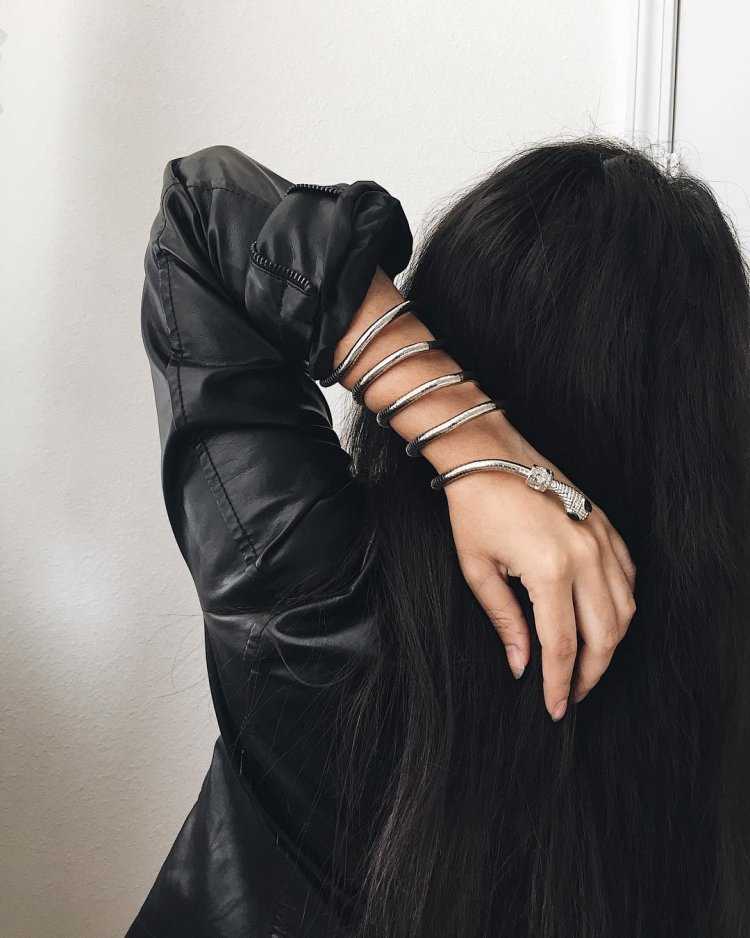 Девушка темная брюнетка23