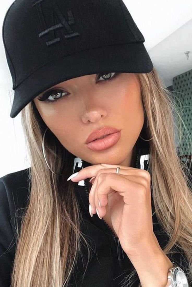 Красавицы в кепках