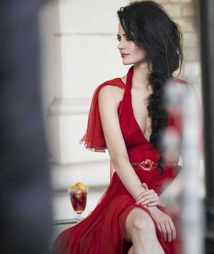 Ева Грин в Красном платье