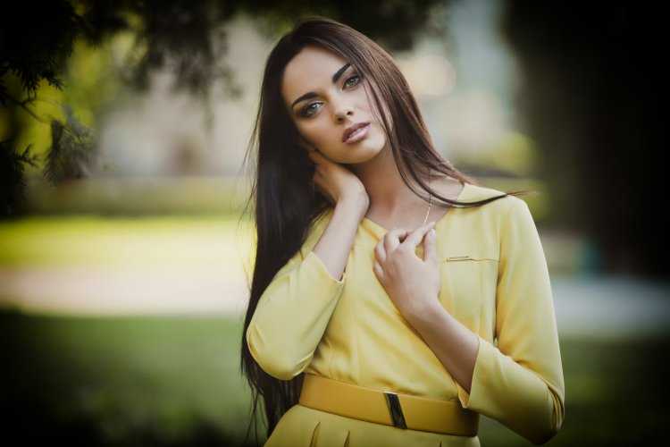 Красивые скромные девушки