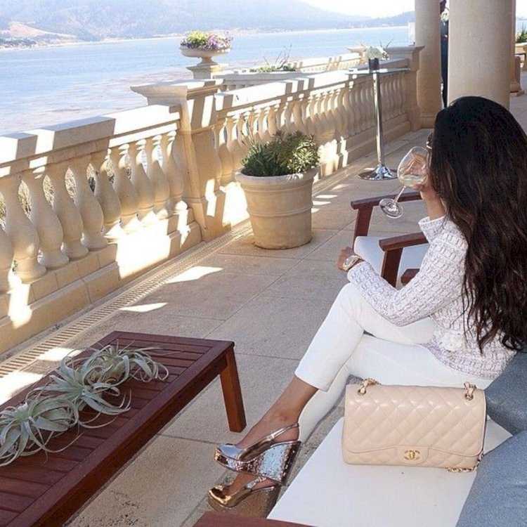 Женщина в роскоши