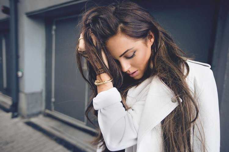 Обиженная девушка