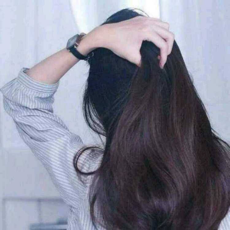 Девушка с темными волосами Эстетика