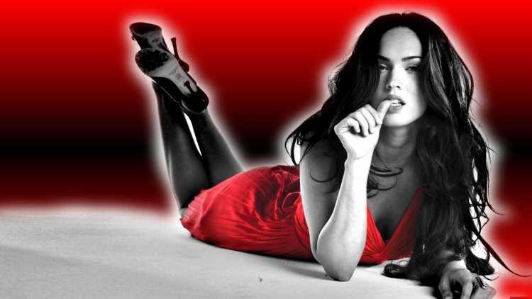 Меган Фокс в Красном