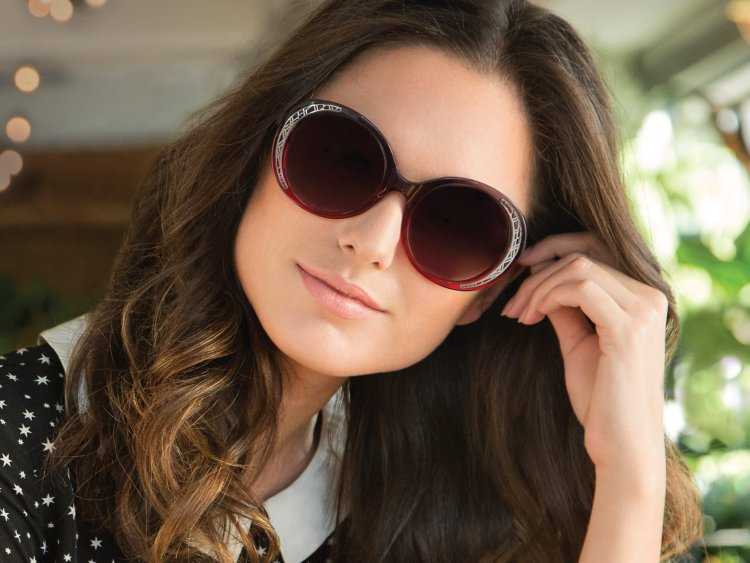 Девушки в солнечных очках брюнетки72
