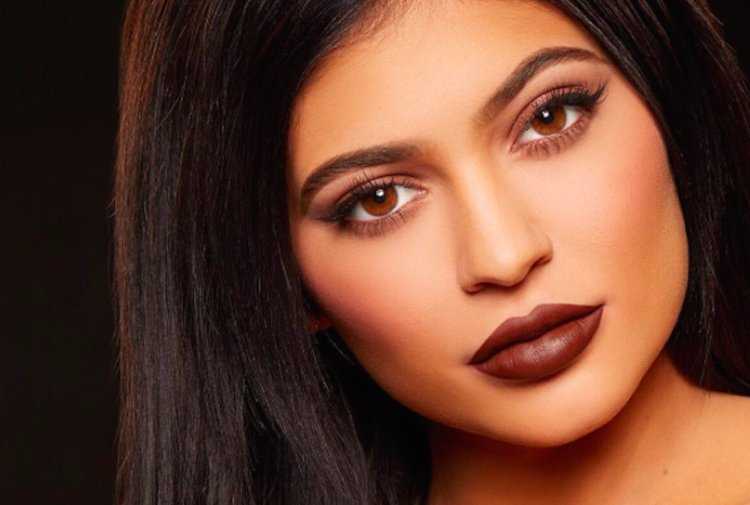 Кайли Дженнер цвет глаз