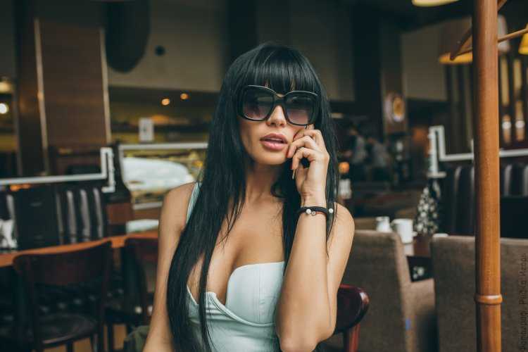 Знойные брюнетки в очках