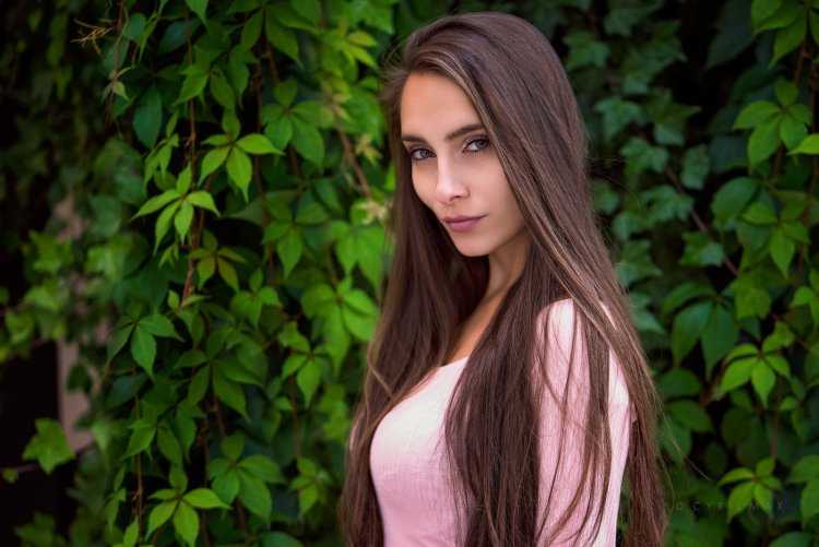 Cyril Max, Pavlína, модель