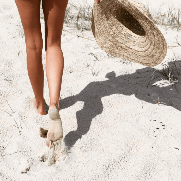 Лето пляж ноги