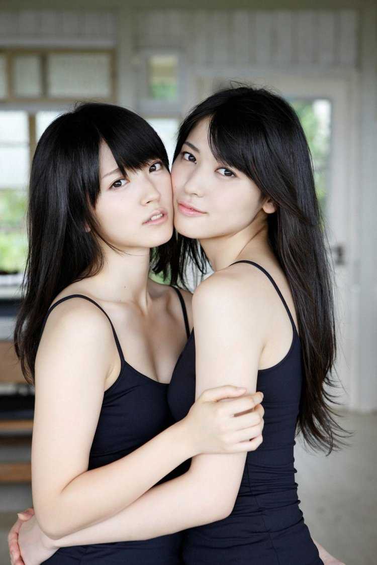 Airi Suzuki and Maimi Yajima
