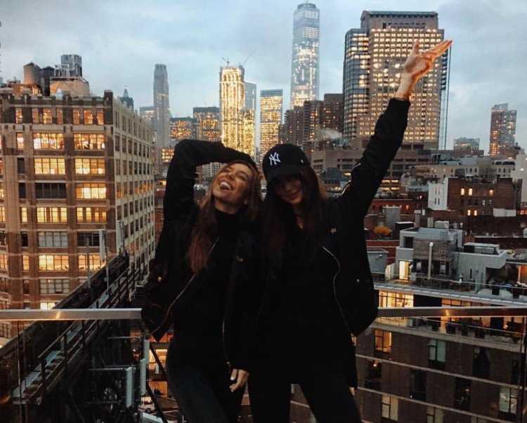 Подруги в Нью Йорке