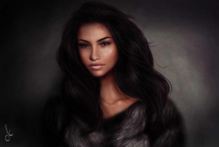 Красивая темноволосая девушка