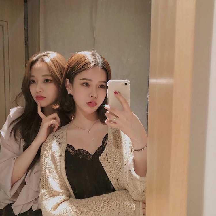 Кореянки сестры