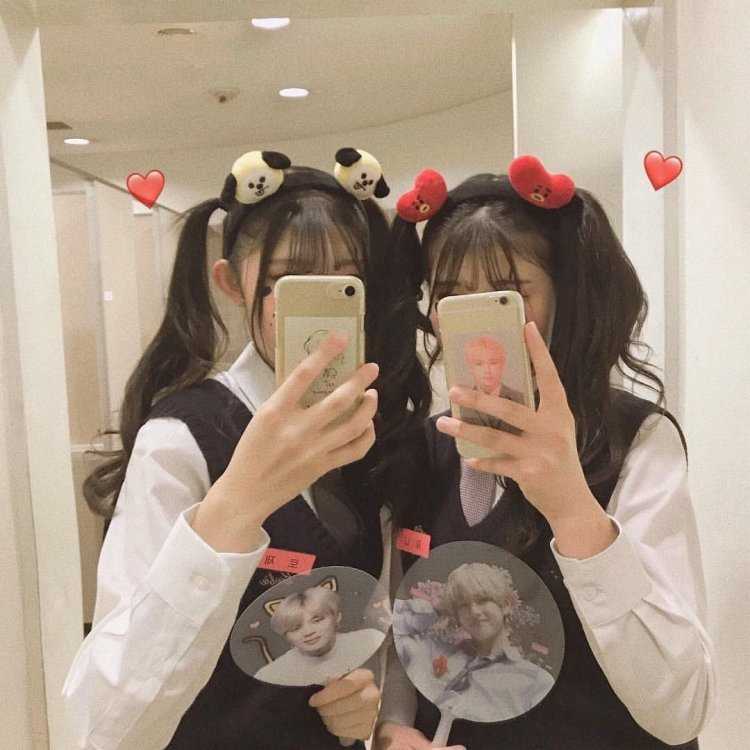 Корейские подруги селфи