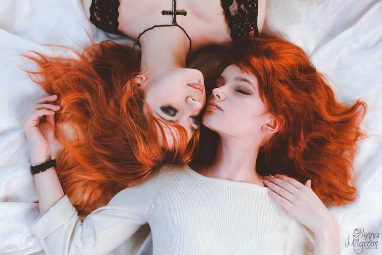 Две рыжие девушки Эстетика