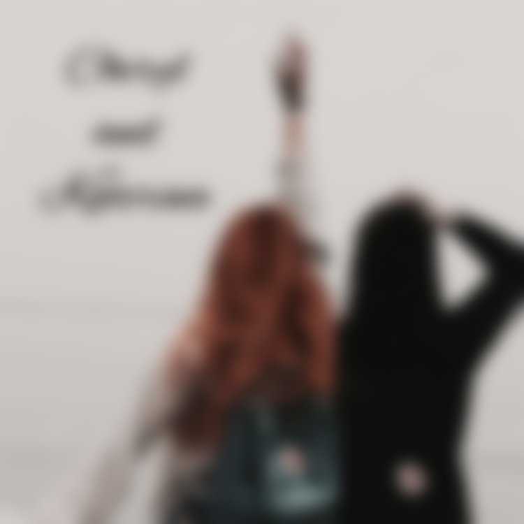 Две подружки с рыжими волосами