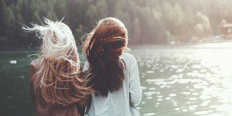 Две подруги рыжая и брюнетка28