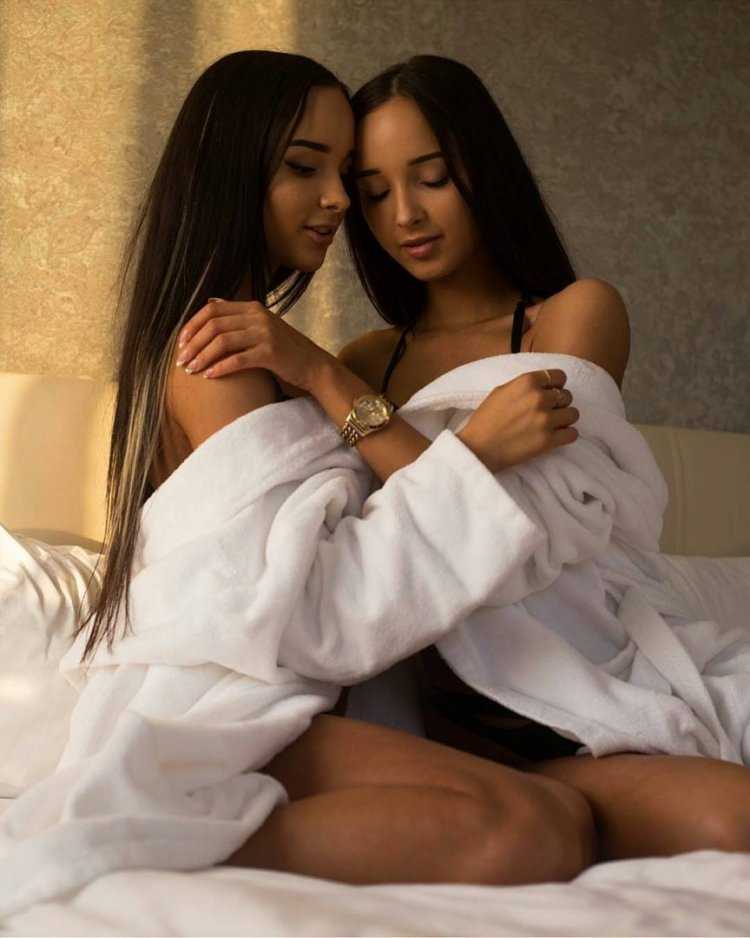 Близняшки Аделина и Алина Фатхеевы слив