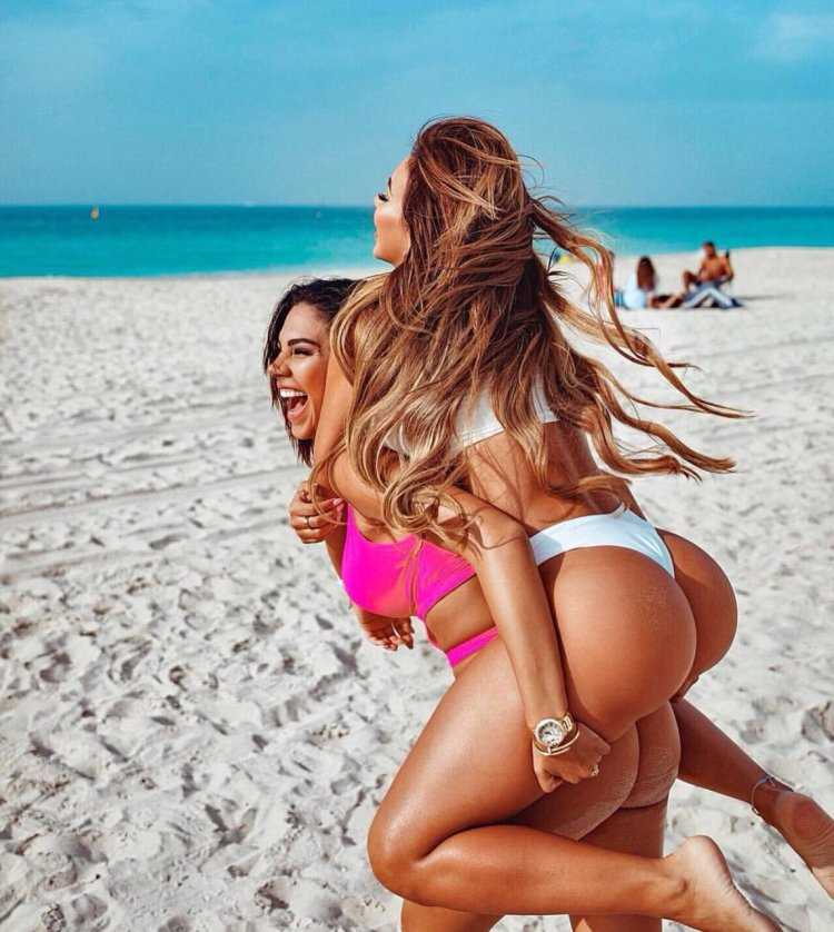 Паула Манзаналь попа