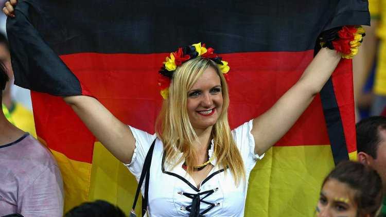 Немецкая болельщица сборной Германии