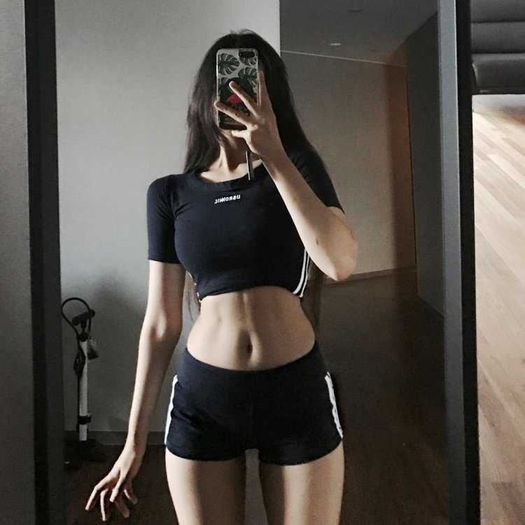 Vicki li в бикини