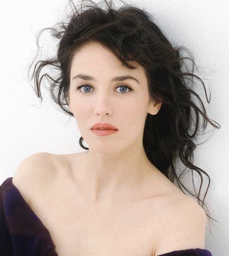 Изабель Аджани