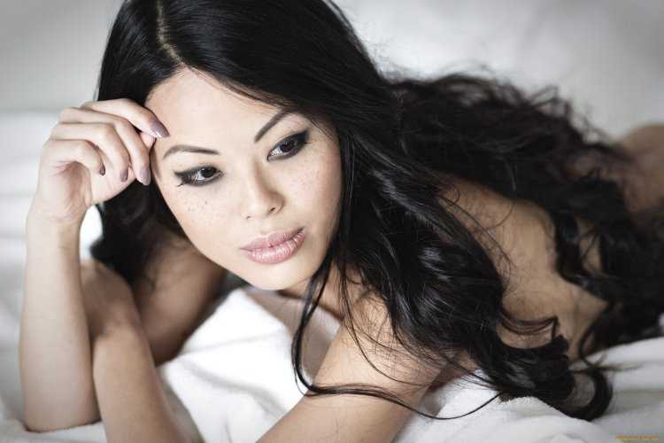 Красивые азиатские девушки брюнетки