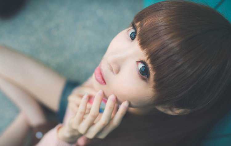 Голубоглазая азиатка