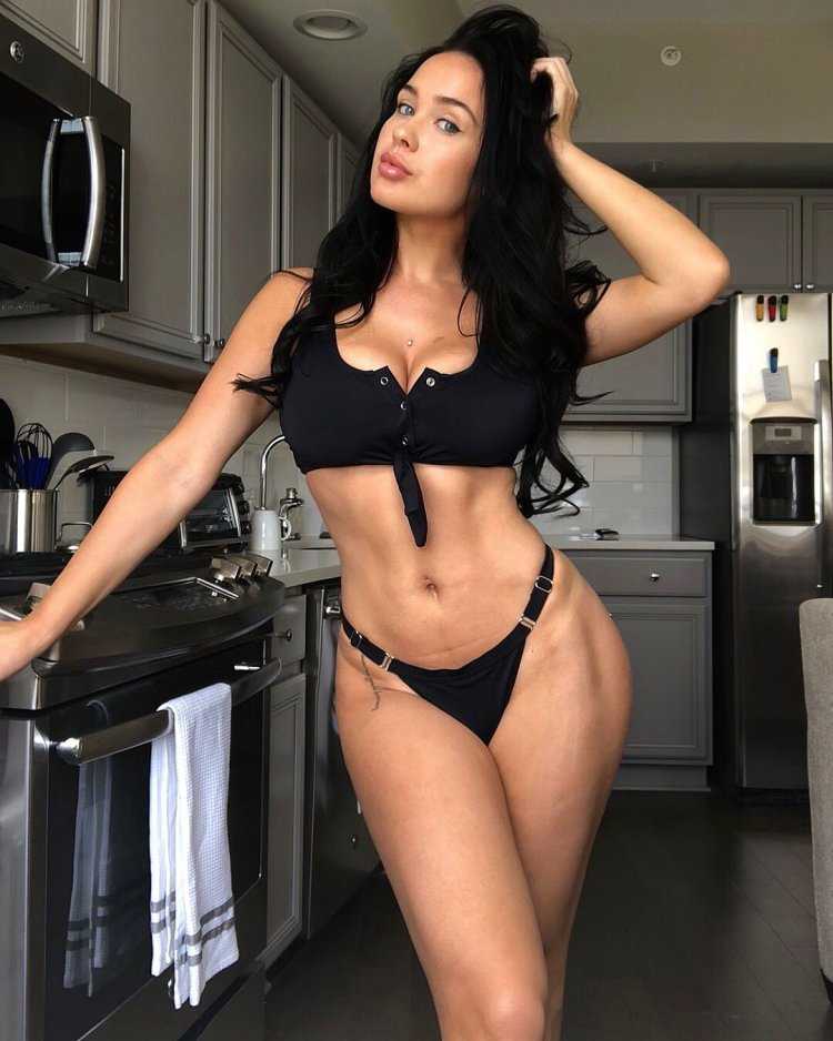 Сара Макдональд Лулус хот