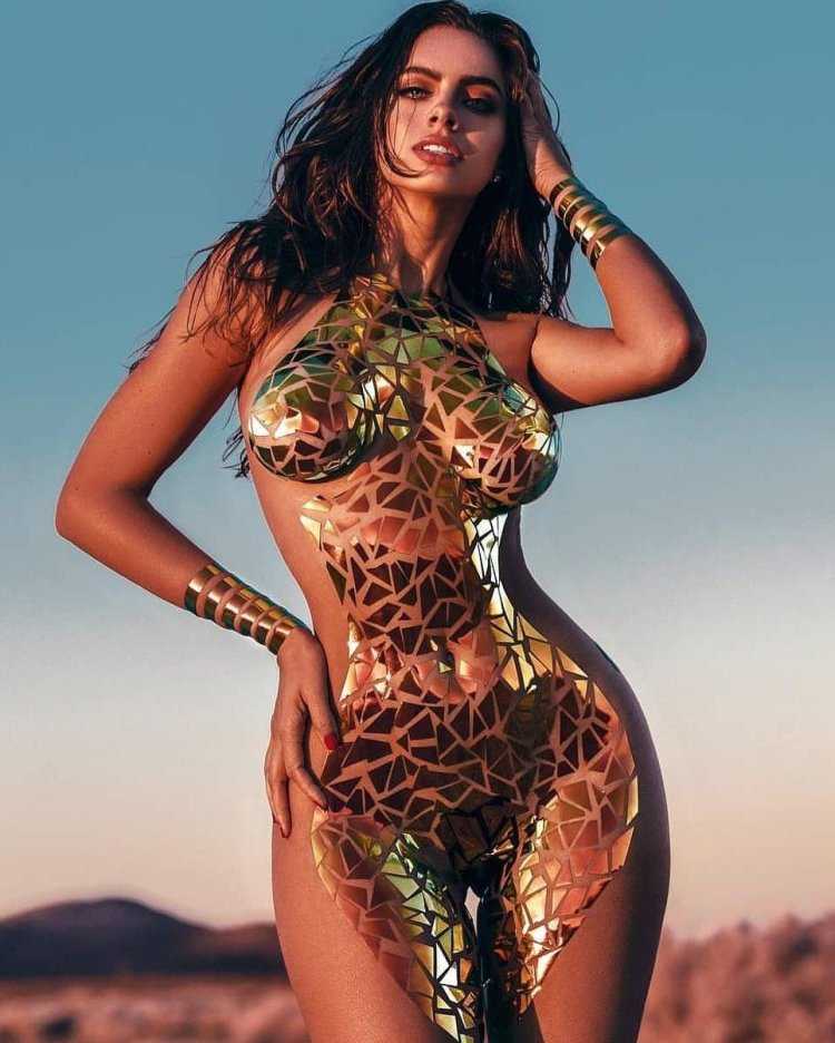 Анастасия Квитко в бикини