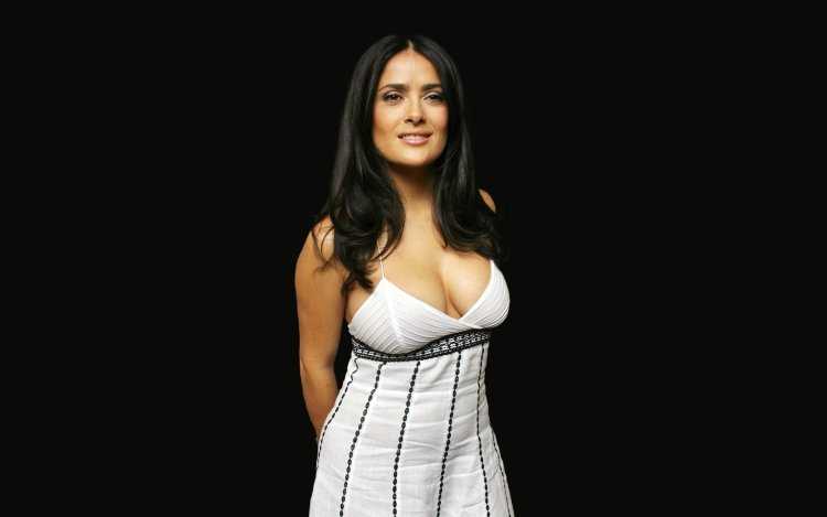 Сальма Хайек грудь