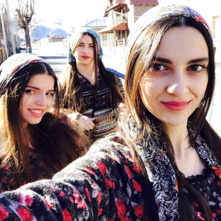 Трио Мандили