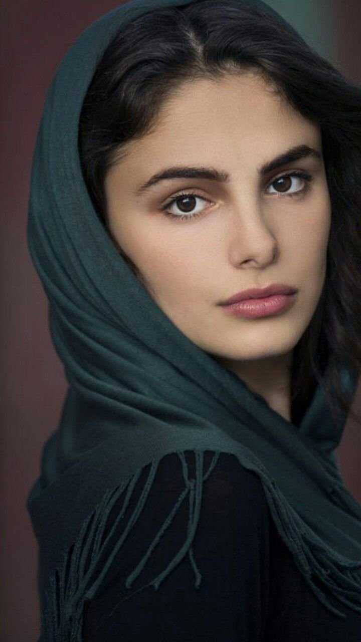 Турчанка Элиф Коджаман