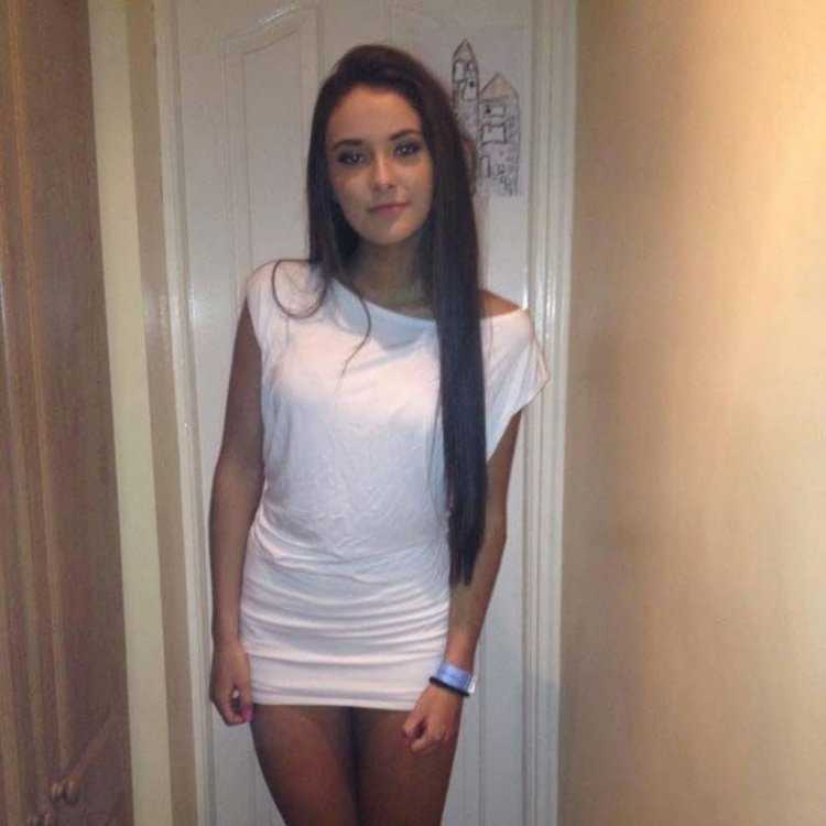 Молодая брюнетка частное