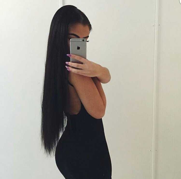 Селфи девушек с черными волосами