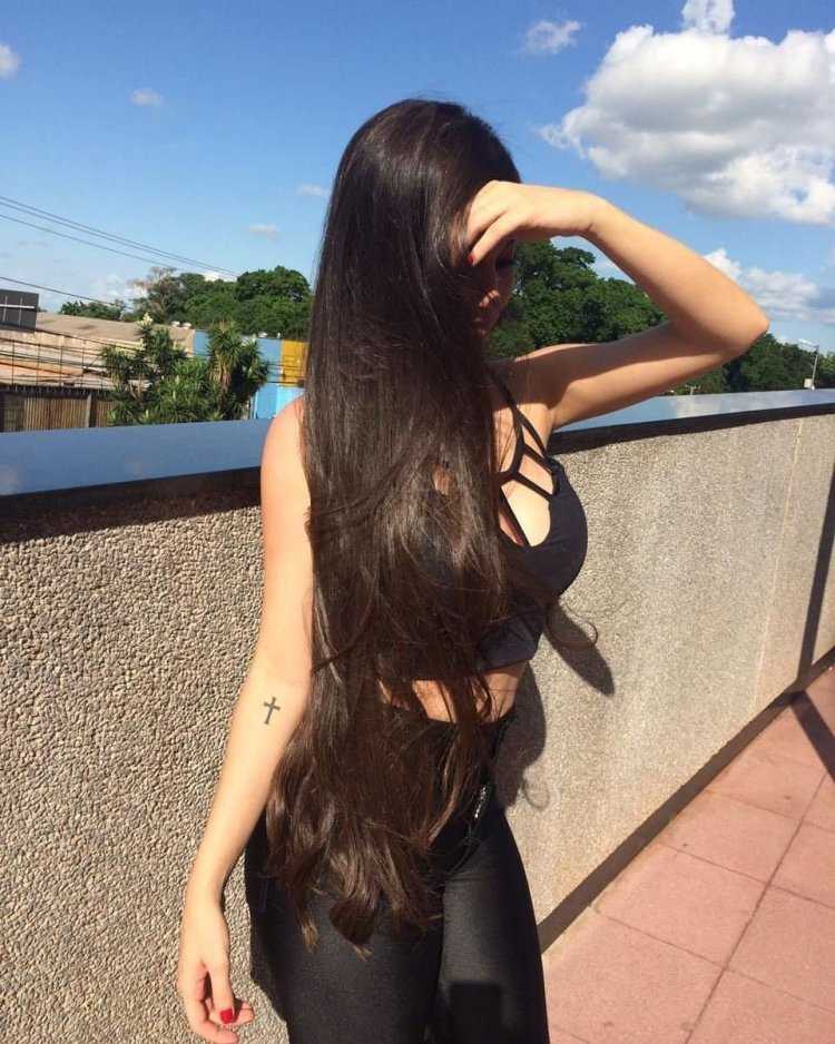 Брюнетки с длинными волосами