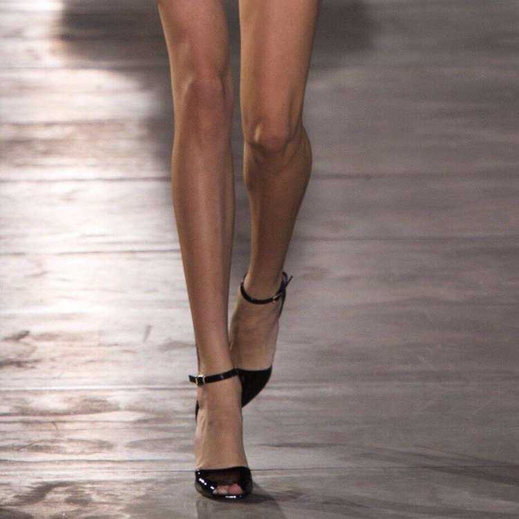Стройные ноги
