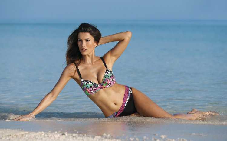 Антонина Дивина в купальнике