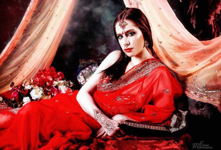 Девушка в Сари