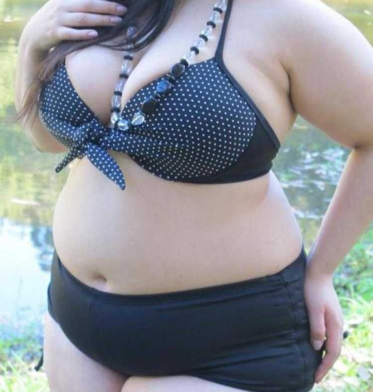 Индианки в купальниках с большой грудью