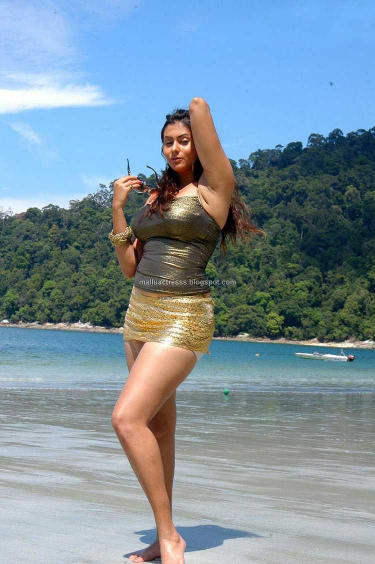 Индийская женщина в полный рост