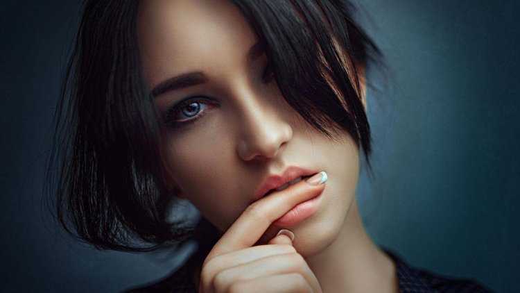 Интеллигентная брюнетка56