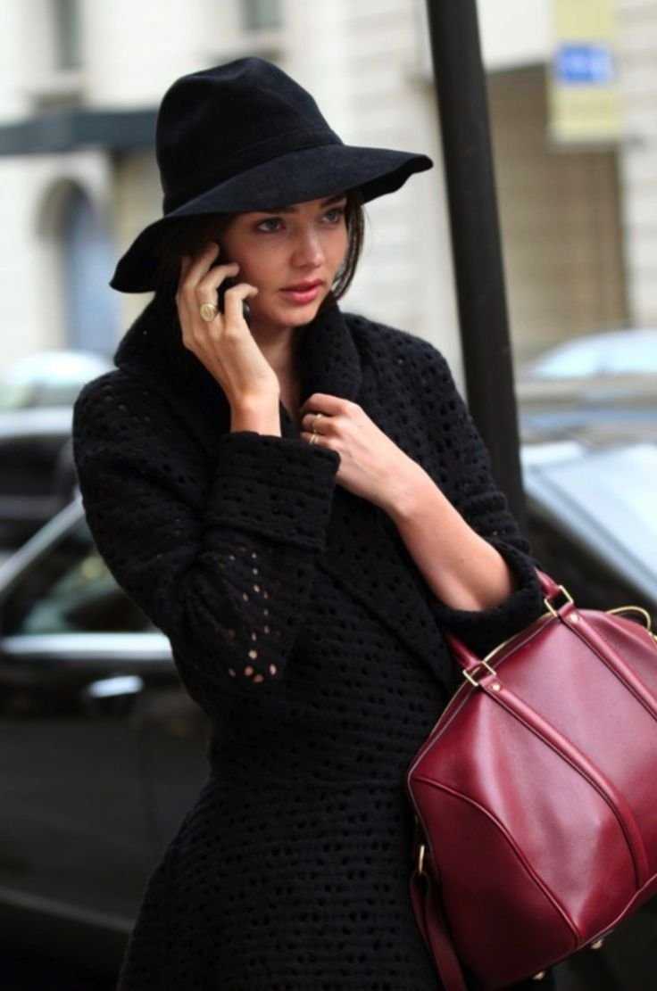 Миранда Керр в головном уборе