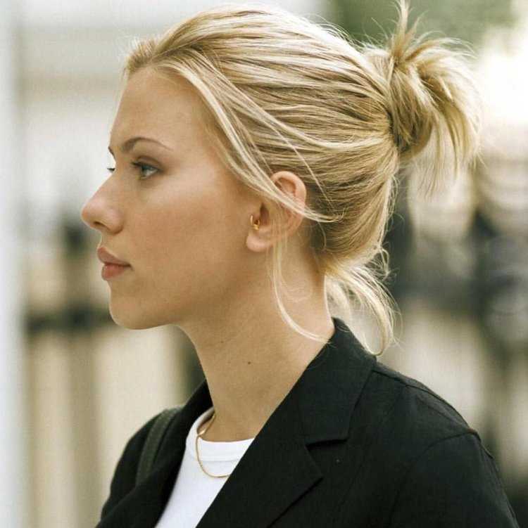 Скарлетт Йоханссон в профиль