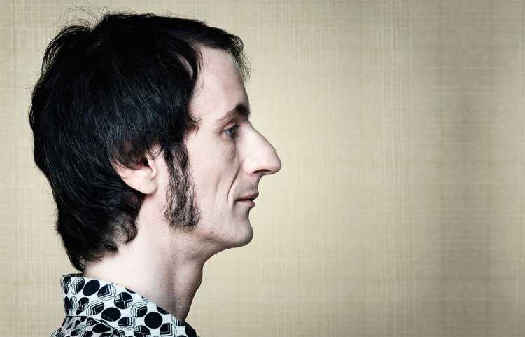 Длинный нос с горбинкой у мужчин