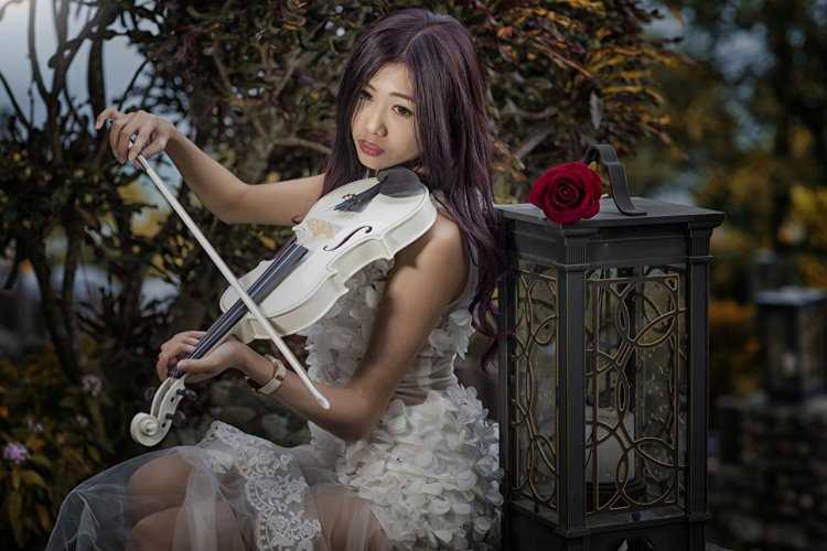 Скрипачка кореянка